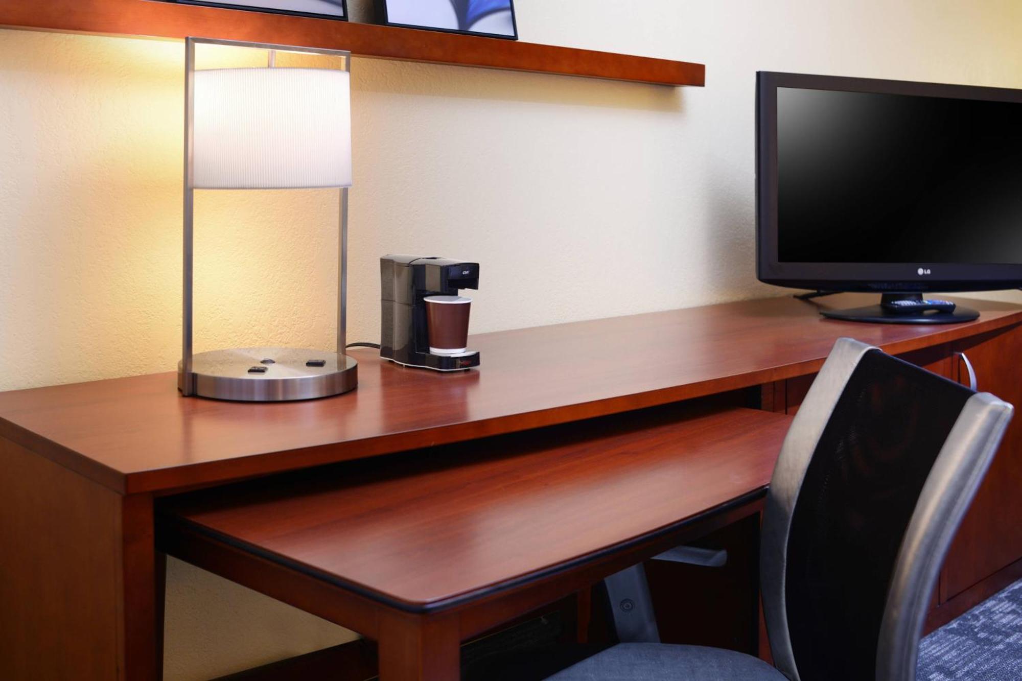 Courtyard By Marriott Oklahoma City Airport מראה חיצוני תמונה